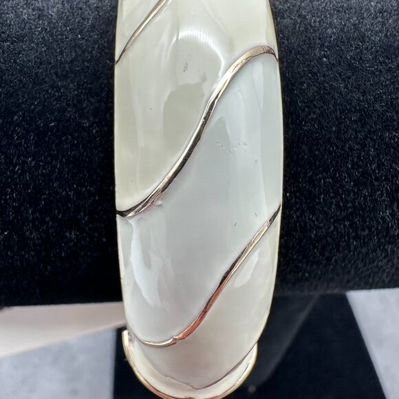 Open Edit Enamel Split Stretch Two Tone White Cream Gold Tone Bangle Bracelet - Picture 5 of 10